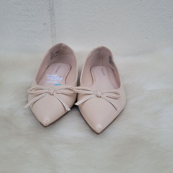 Tahari Shoes - tahari sarinda nude pointy toe flats wmns sz 6